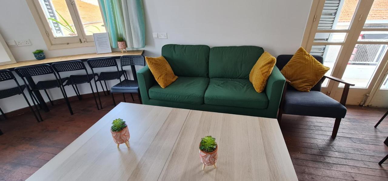Bee Hostel بافوس المظهر الخارجي الصورة