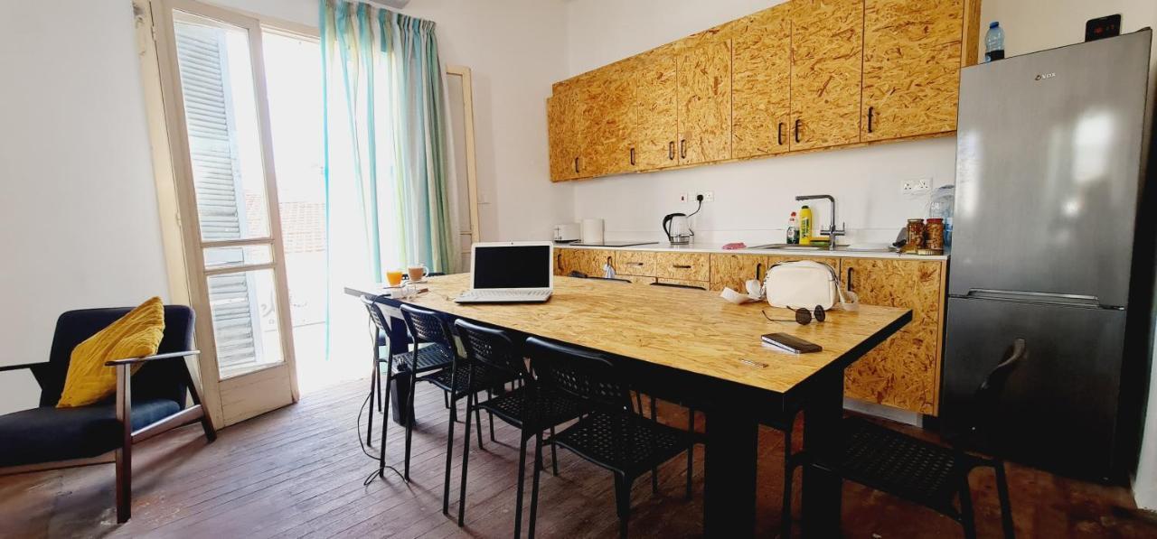 Bee Hostel بافوس المظهر الخارجي الصورة