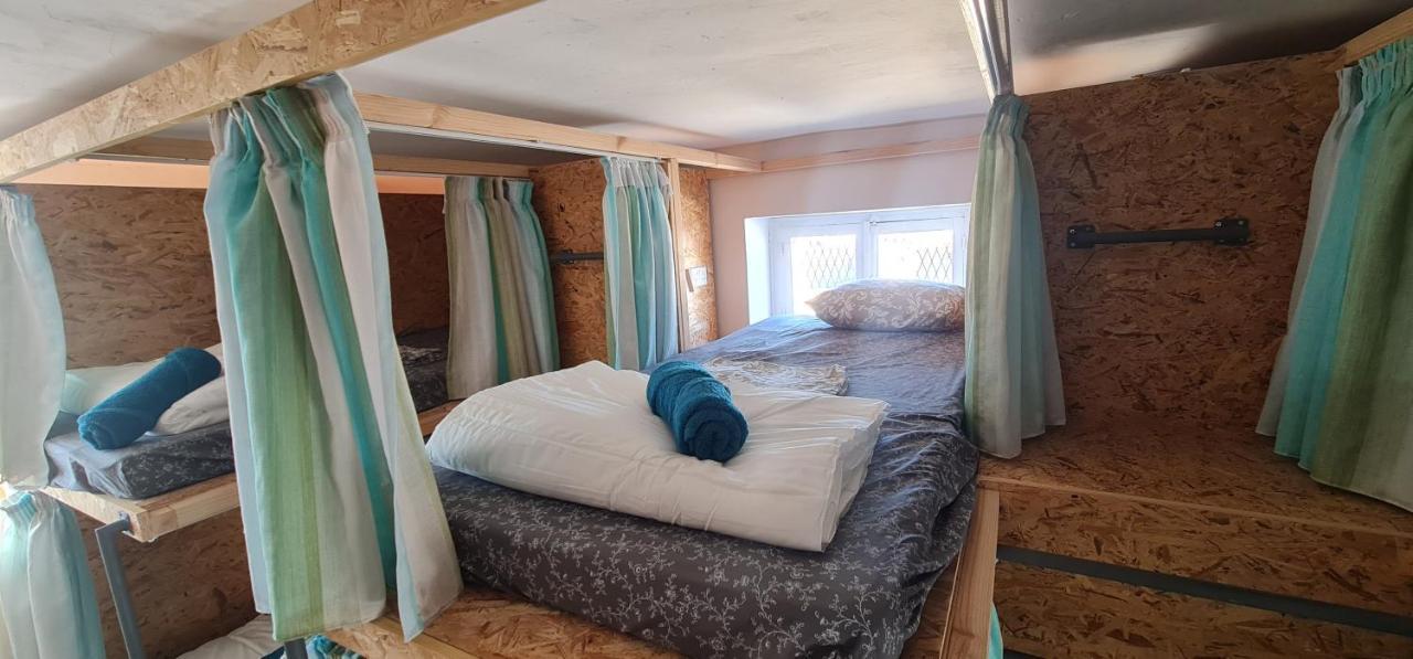 Bee Hostel بافوس المظهر الخارجي الصورة
