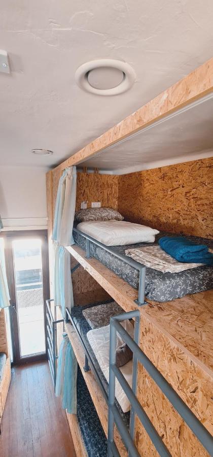 Bee Hostel بافوس المظهر الخارجي الصورة